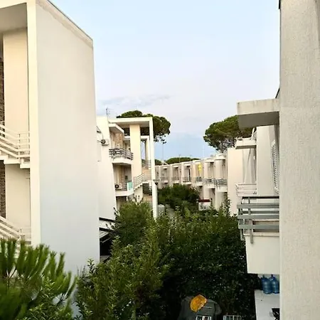 Villa Berlin Beach Near Moevenpic Plazhi San Pietro